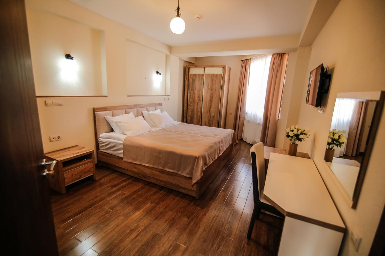 Hills Hotel ティビリシ エクステリア 写真