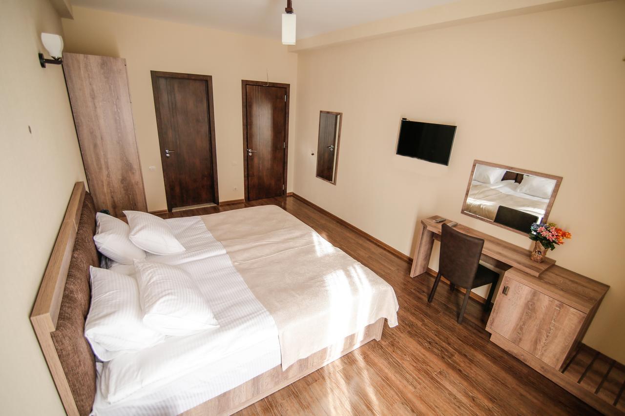 Hills Hotel ティビリシ エクステリア 写真