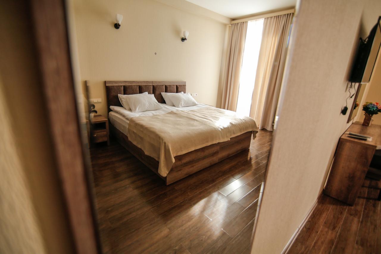 Hills Hotel ティビリシ エクステリア 写真