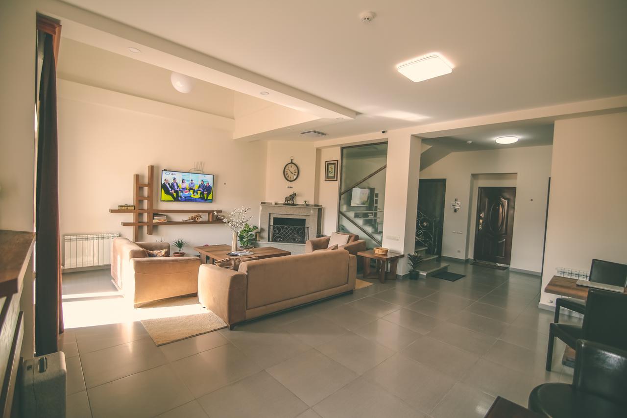 Hills Hotel ティビリシ エクステリア 写真